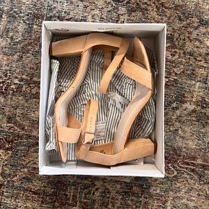 David’s Bridal Beige Arya Heel